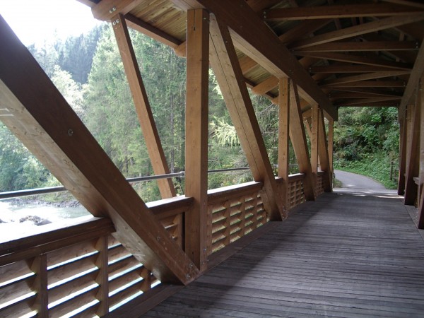 Radweg-Brücke